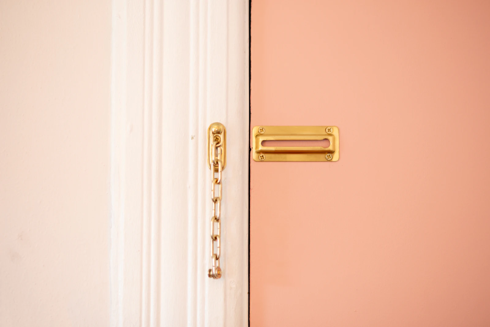 Serrure de porte encastrée